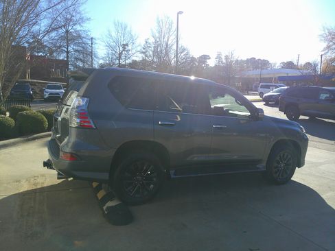 Used 2023 Lexus GX 460 Premium image 13