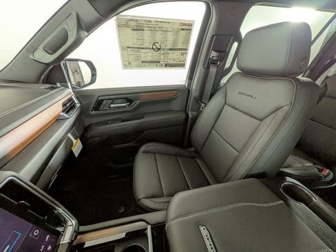 New 2026 GMC Yukon XL Denali w/ Sun & Power Step Package image 30