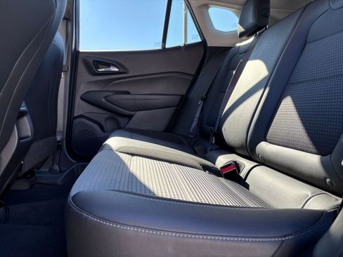 Used 2025 Chevrolet Trax LT image 29