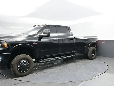 Used 2024 RAM 3500 Limited w/ Night Edition AWD/4WD image 8