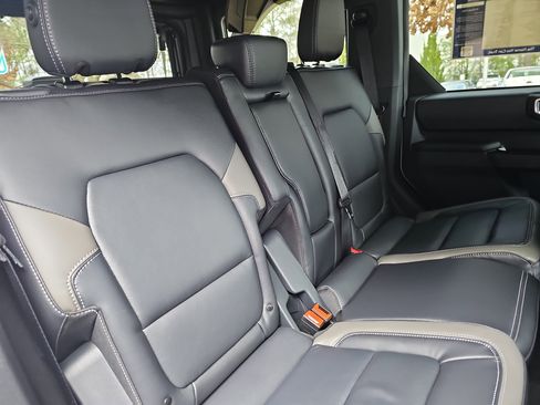 Used 2025 Ford Bronco Outer Banks w/ Sasquatch Package image 12