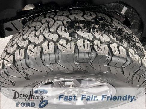 New 2025 Ford Bronco Badlands image 14