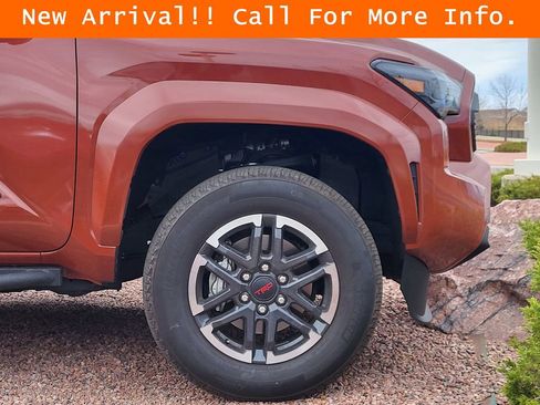 Used 2025 Toyota Tacoma TRD Sport AWD/4WD image 7