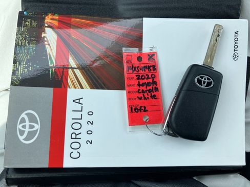 Used 2020 Toyota Corolla LE FWD image 38