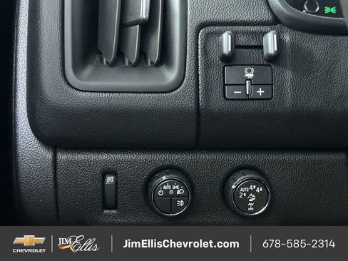 Used 2020 Chevrolet Colorado ZR2 w/ ZR2 Midnight Special Edition image 17