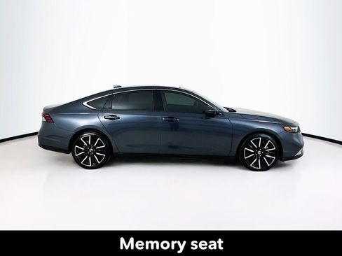 Used 2025 Honda Accord Touring image 9