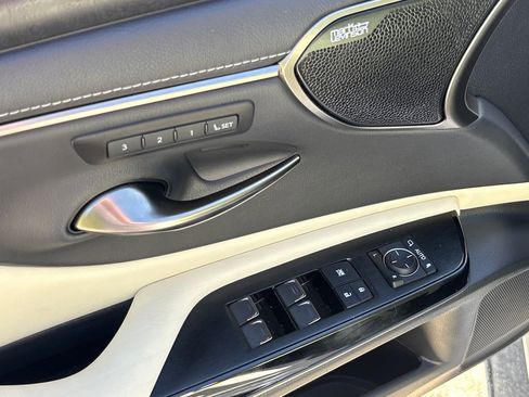 Used 2022 Lexus ES 300h w/ Luxury Package FWD image 17