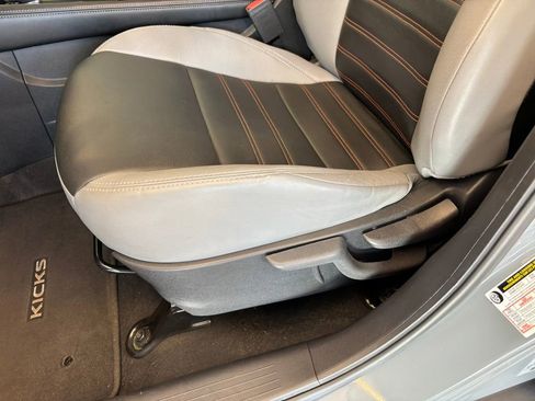 Used 2021 Nissan Kicks SR w/ SR Premium Package FWD image 14