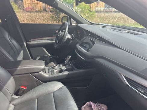 Used 2022 Cadillac XT4 Premium Luxury w/ Safety Alert Package image 7