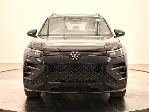 New 2026 Volkswagen Tiguan SE R-Line image 8