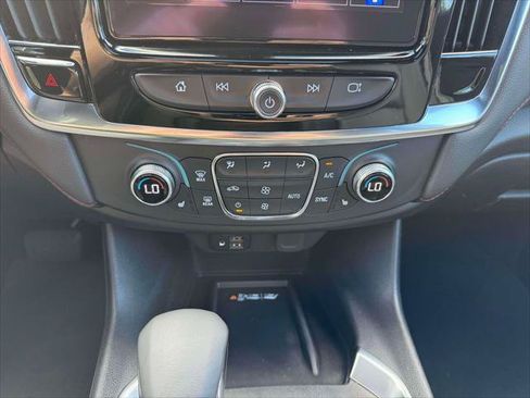 Used 2023 Chevrolet Traverse RS AWD/4WD image 32