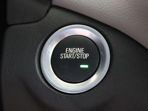 Used 2023 Chevrolet Equinox LT FWD image 12