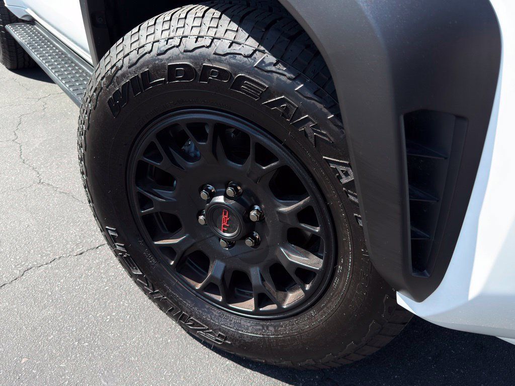 Used 2025 Toyota 4Runner TRD Off-Road Premium AWD/4WD image 4