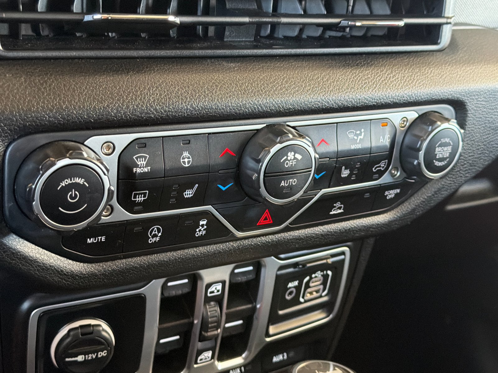 Used 2025 Jeep Wrangler Unlimited Sport AWD/4WD image 22