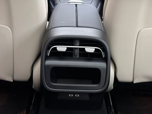 Used 2026 Mercedes-Benz E 350 4MATIC Sedan image 44