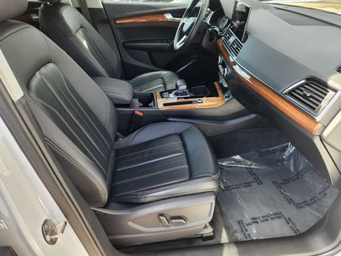 Used 2023 Audi Q5 2.0T Premium w/ Convenience Package image 12