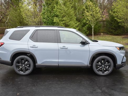 New 2025 Honda Pilot Black Edition image 19