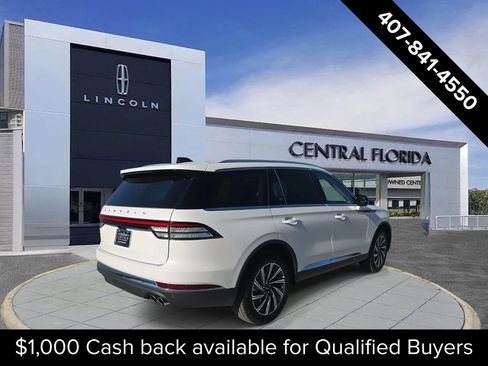 New 2026 Lincoln Aviator AWD image 2