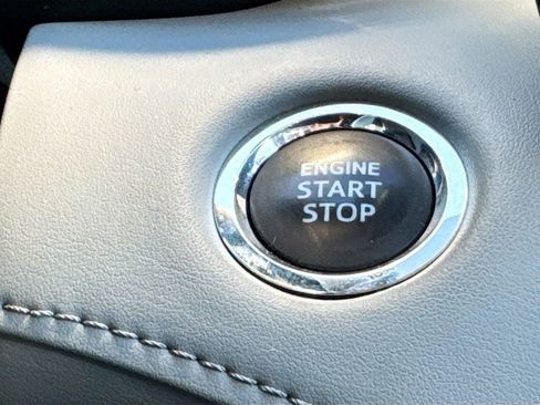 Used 2022 Toyota Highlander XLE image 20