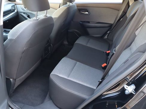 Used 2023 Nissan Rogue SV AWD/4WD image 5
