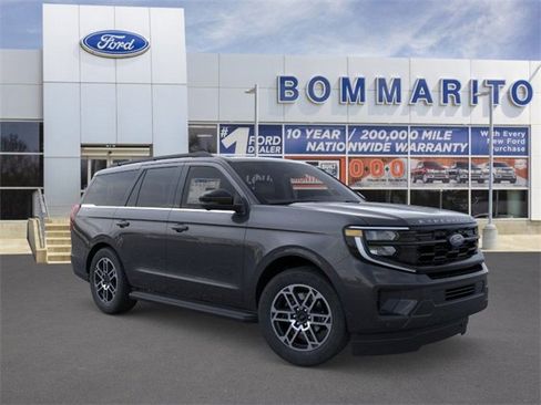 New 2025 Ford Expedition Active image 7