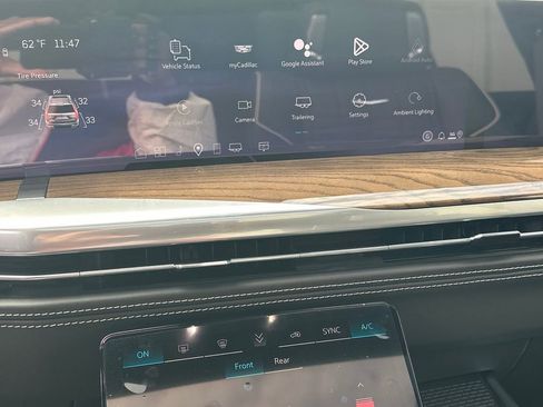 New 2026 Cadillac Escalade ESV Platinum Sport w/ LPO, ONYX Package image 29