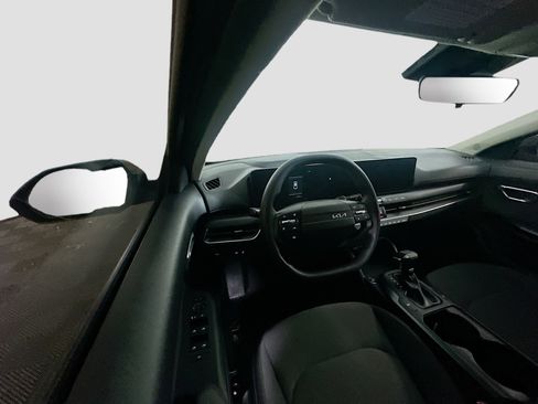 Used 2025 Kia K4 FWD image 18