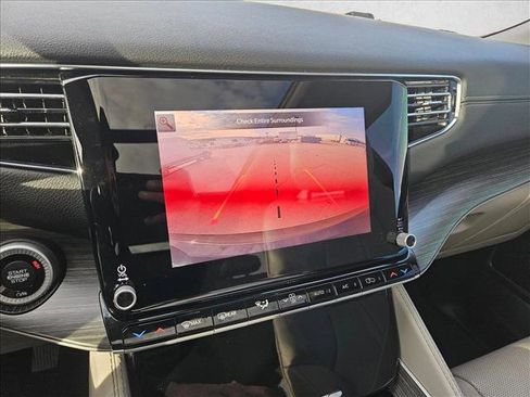 Used 2023 Jeep Wagoneer L Series III w/ Premium Group I image 18