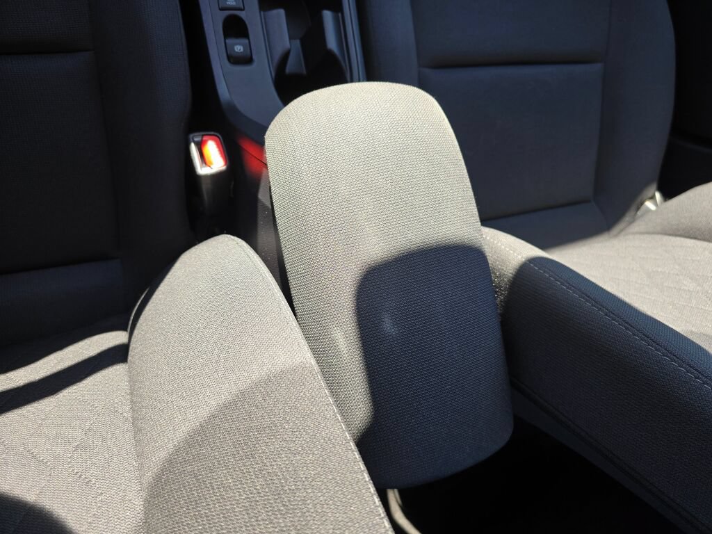 Used 2025 Toyota Corolla LE FWD image 28