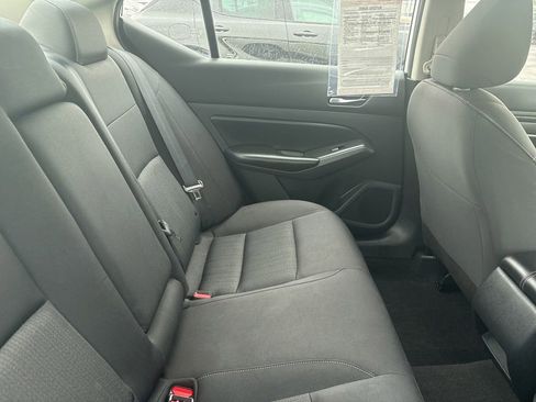 Used 2022 Nissan Altima 2.5 S FWD image 10