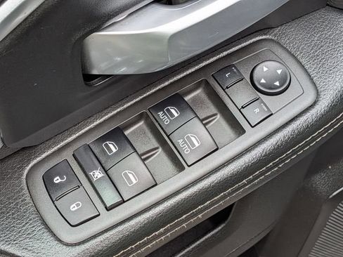 Used 2022 RAM 2500 Big Horn w/ Level C Equiment Group AWD/4WD image 22