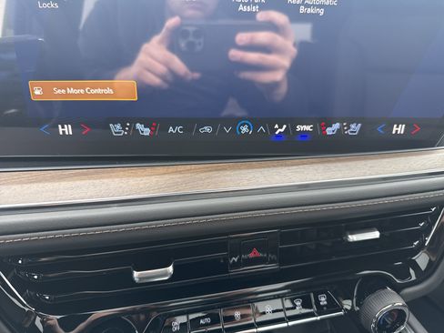 New 2026 Chevrolet Suburban High Country image 28