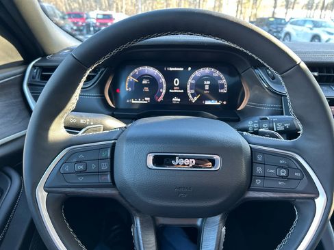 New 2026 Jeep Grand Cherokee Altitude AWD/4WD image 15