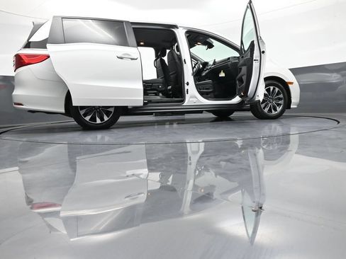 Certified 2024 Honda Odyssey EX-L image 51