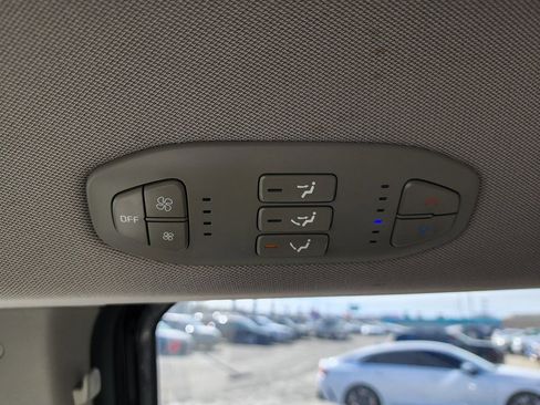 Used 2019 Kia Sedona EX image 12