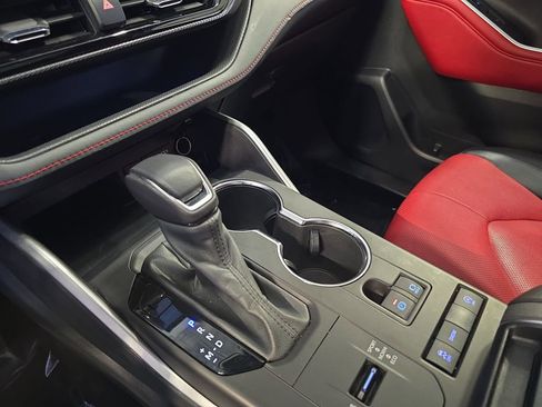 Used 2022 Toyota Highlander XSE image 27