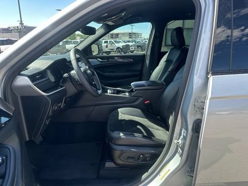 Certified 2023 Jeep Grand Cherokee Altitude AWD/4WD image 21