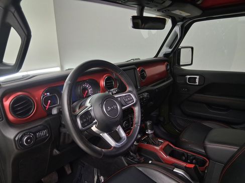Used 2021 Jeep Wrangler Unlimited Rubicon AWD/4WD image 2