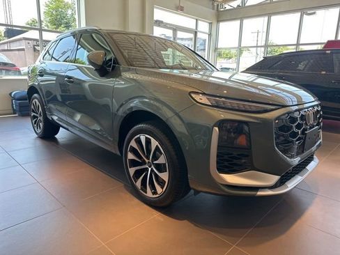 New 2026 Audi Q3 quattro 2.0T AWD/4WD image 6
