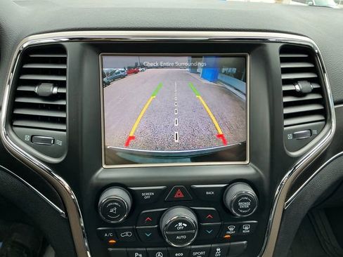 Used 2016 Jeep Grand Cherokee Limited w/ Luxury Group II image 8