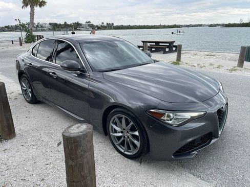 Used 2017 Alfa Romeo Giulia RWD image 36