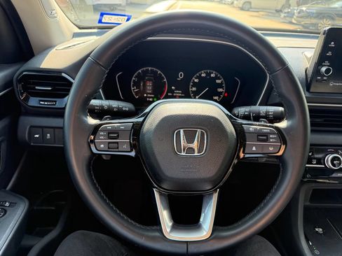 Used 2025 Honda Pilot Touring image 12
