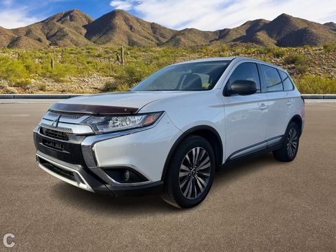 Used 2020 Mitsubishi Outlander ES image 2
