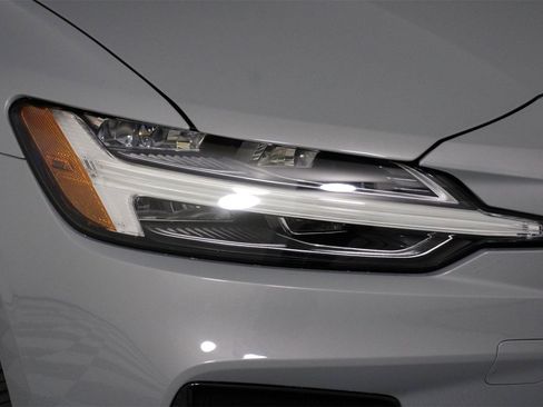 Certified 2024 Volvo S60 B5 Core image 26