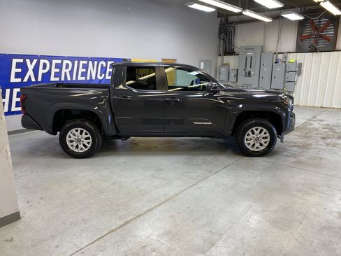 Used 2025 Toyota Tacoma SR5 image 8