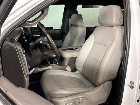 Used 2022 Chevrolet Silverado 1500 LTZ w/ Z71 Off-Road Package AWD/4WD image 8