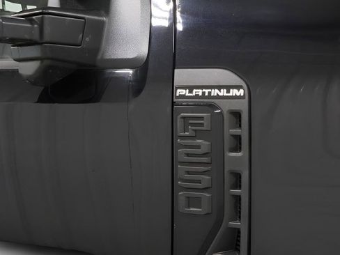 Used 2025 Ford F250 Platinum AWD/4WD image 36
