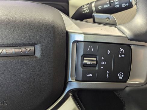 Used 2024 Land Rover Discovery Dynamic SE image 44