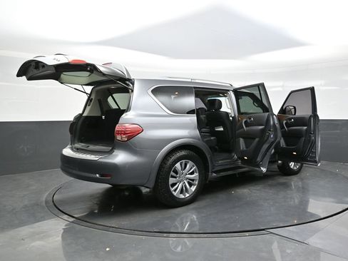 Used 2016 INFINITI QX80 4WD w/ Driver's Assistance Package image 40