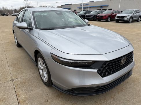 Used 2025 Honda Accord LX image 2